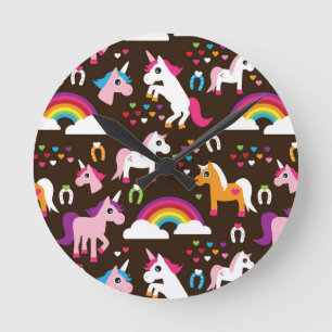 Horloge Ronde l'arc-en-ciel de licorne badine le cheval