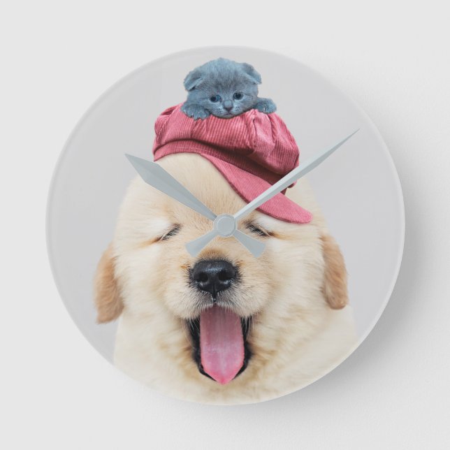 Horloge Ronde Le chien flippant mignon avec un chat sur la tête (Recto)