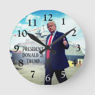 Horloge Ronde Le Président Donald Trump lève le pied au navire