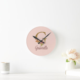 Horloge Ronde Lettre de nom personnalisée G Roses roses blush en