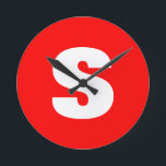 Horloge Ronde Lettre initiale Monogramme Style moderne Rouge Bla<br><div class="desc">Voulez-vous posséder un produit avec les initiales de votre nom? Il est très simple,  esthétique et attrayant.</div>