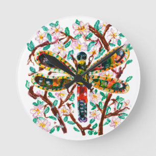 Horloge Ronde Libellule Colorée Parmi les Fleurs de Cerisier
