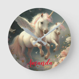 Horloge Ronde Licornes florales personnalisées volantes, petit p