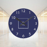 Horloge Ronde logo commercial bleu marine<br><div class="desc">Un arrière - plan bleu marine classique. Personnalisez et ajoutez le logo de votre entreprise. Numéros de l'horloge blanche.</div>