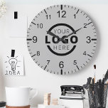 Horloge Ronde Logo de Custom Company<br><div class="desc">Add your custom corporate logo to create a wall clock. Makes a great promotional giveaway or corporate gift for customers,  vendor,  employees or other special people. choose from different clock shapes and sizes. No minimum quantity,  no setup fees.</div>