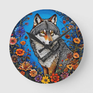 Horloge Ronde Loup parmi des fleurs vibrantes
