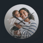 Horloge Ronde LOVE Elegant Photo Calligraphy Family Keepsaké<br><div class="desc">Horloge moderne élégante personnalisée avec votre photo préférée sur script de calligraphie tourbillonnant tendance lisant LOVE et votre texte personnalisé ci-dessous.</div>