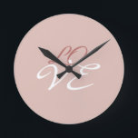 Horloge Ronde Love Rose Gold Color Calligraphy Script<br><div class="desc">Vous pouvez facilement changer les polices et les couleurs. Vous pouvez également ajouter votre logo et l'image arrière - plan comme vous le souhaitez.</div>