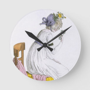Horloge Ronde Madame utilisant un déshabillé, de "costume