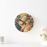 Horloge Ronde Madonna et Enfant Jésus Vierge Marie Art Vintage<br><div class="desc">Artistes sur mesure, personnalisés, vintages / chrétiens / christianité / art religieux de haute qualité Grade-Une horloge murale acrylique, avec une adorable température vintage détaillée sur tableau de peuplier, par un artiste anonyme, de Madonna / Vierge Marie et Enfant Jésus. L'horloge comporte du texte dans un élégant script de typographie...</div>