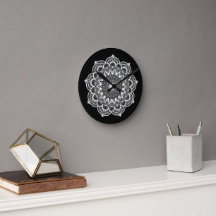 Horloge Ronde Mandala blanc sur fond noir