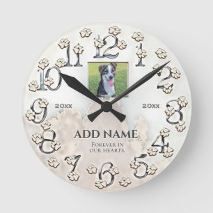 Horloge Ronde Mémorial photo de Chien de nuages et pattes perso