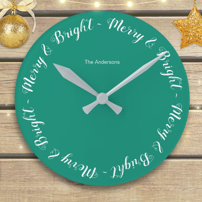 Horloge Ronde Merry & Bright Turquoise Simple Festive Noël (A modern, personalized wall clock in turquoise, with 'Merry and Bright' in script around the edge)