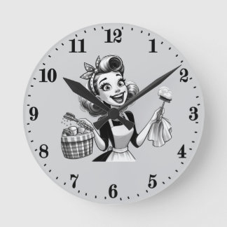 Horloge Ronde Mignonne femme de nettoyage vintage
