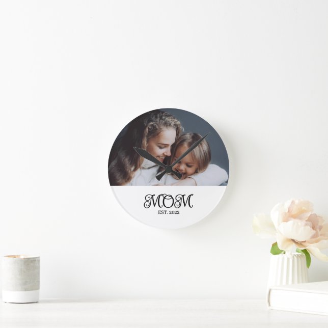 Horloge Ronde Mom Established Modern Black Script Photo (Maison)