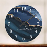 Horloge Ronde Mongram Large Clock<br><div class="desc">Navy Blue and Gold Foil Agate Geode Monogram Beautiful Elegant Script Name Clock. This makes the perfect sweet 16, 13th, 15th, 16th, 18th, 21st, 30th, 40th, 50th, 60th, 70th, 80th, 90th, 100th birthday, wedding, bridal shower, anniversary, école, baby shower, graduation ou bachelorette party gift for someone decoratiatiher room in modern...</div>