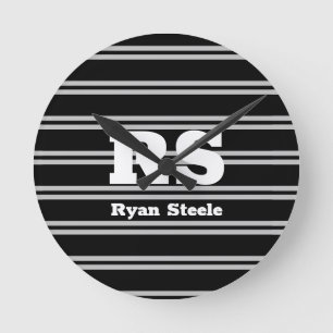 Horloge Ronde Monogramme blanc en gras et nom, lignes gris clair