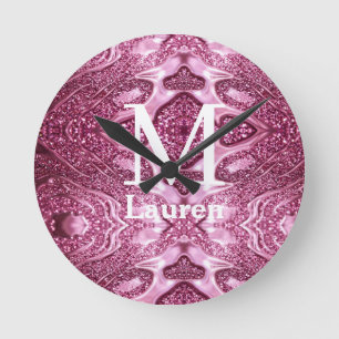 Horloge Ronde monogramme de nom girly abstrait métallisé rose