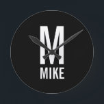 Horloge Ronde Monogramme et nom personnalisés modernes<br><div class="desc">Modern Black and White Bold Monogram Design featuring personalized monogram and name in modern bold sans serif police style. Unique venge papa, husband, grandparents et more. Donc parfait, c'est parfait, c'est parfait, c'est parfait, c'est parfait, c'est parfait, c'est parfait, c'est parfait, c'est parfait, c'est parfait, c'est parfait, c'est parfait, c'est...</div>