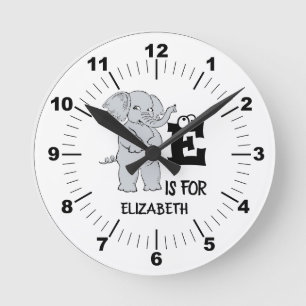 Horloge Ronde monogramme personnalisé E est pour éléphant coloré