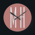 Horloge Ronde Monogramme professionnel moderne minimaliste simpl<br><div class="desc">Outils de modification faciles. Différents types et tailles,  choix de couleur et de police.</div>