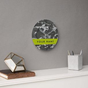 Horloge Ronde Motif de camouflage gris, Votre nom, Personnaliser