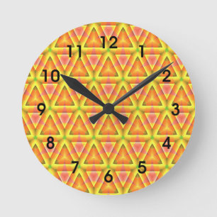Horloge Ronde Motif Triangle Jaune Doré