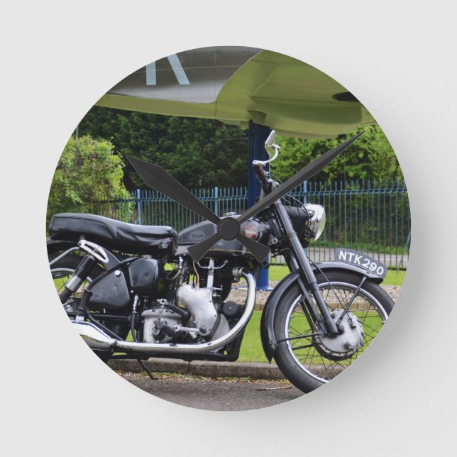 Horloge Ronde Moto Et Spitfire (Recto)
