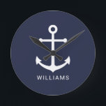 Horloge Ronde Nautical White Anchor and Custom Nom on Navy Blue<br><div class="desc">Minimaliste moderne Nautical Round Wall Clock featuring white anchor with personalized name in white modern serif font style on navy blue background.
Perfect as beach house decor, Housewarming gift and more.</div>