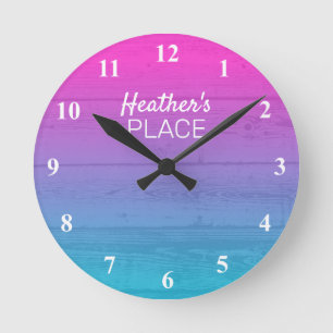 Horloge Ronde Neon pink ombre dégradé bois grain 24 heures sur 2