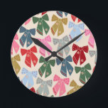 Horloge Ronde Noël Bows Coquette<br><div class="desc">Vaches de Noël - Rubans Coquette.</div>