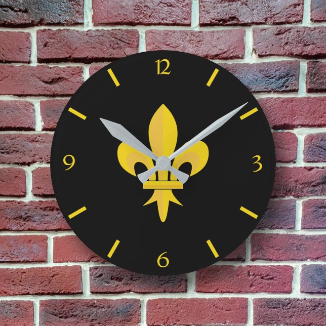 Horloge Ronde Noire avec Fleur de Lys Or (Gold Fleur de Lis on Black Clock)