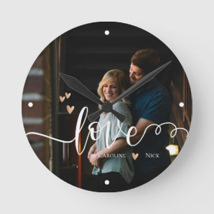 Horloge Ronde Nom de script LOVE Cute Photo de coeur
