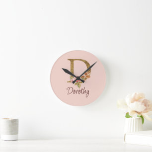 Horloge Ronde Nom personnalisé Blush Roses Rose lettre D en feui