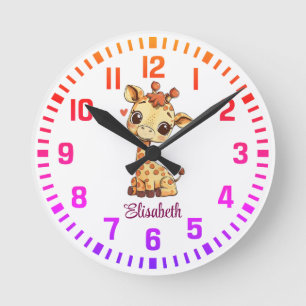 Horloge Ronde Nom personnalisé du cool Little Giraffe