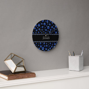 Horloge Ronde Nom personnalisé, pattes de chien de parties scint
