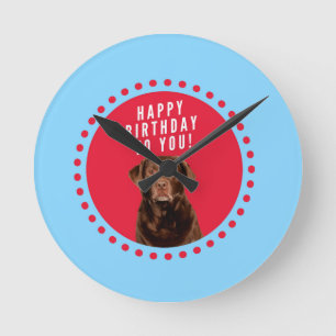 Horloge Ronde Nouvel anniversaire joyeux du chien de triever Bro