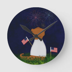 Horloge Ronde Oliver La Loutre Regardant Les Feux D'Artifice