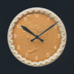 Horloge Ronde Orange<br><div class="desc">Une tarte citrouille à l'allure savoureuse et savoureuse sur la nouvelle horloge murale ronde.</div>