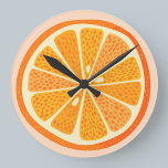 Horloge Ronde Oranges d'agrumes<br><div class="desc">Fun orange citrus fruit on a blush pink background. Original par Nic Squirrell.</div>