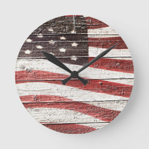 Horloge Ronde Painted American Flag on Rustic Wood Texture