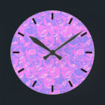 Horloge Ronde Papier à bulle d'art pop<br><div class="desc">Motif d'enveloppement de bulle pop art en bleu et violet</div>