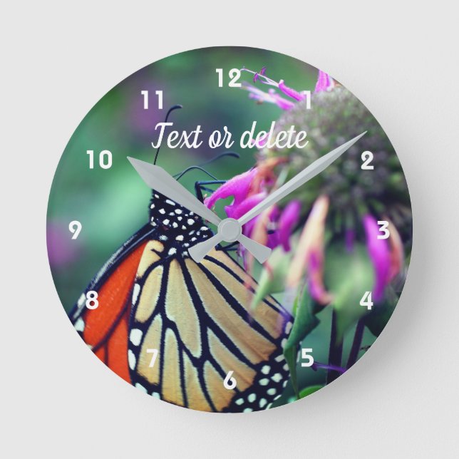 Horloge Ronde Papillon Monarque Sur Fleur Personnalisé (Recto)