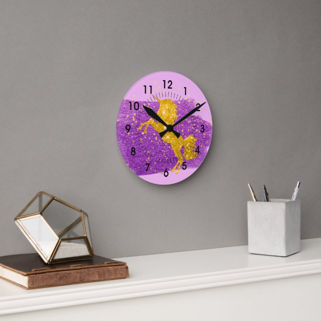 Horloge Ronde Parties scintillant d'or Unicorne sur rose (Bureau)