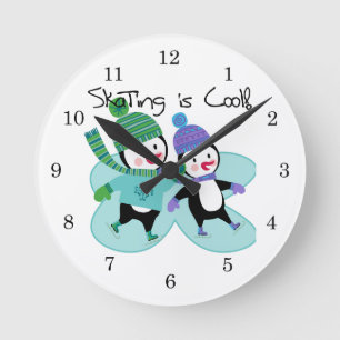 Horloge Ronde Patinage de pingouins est Cool