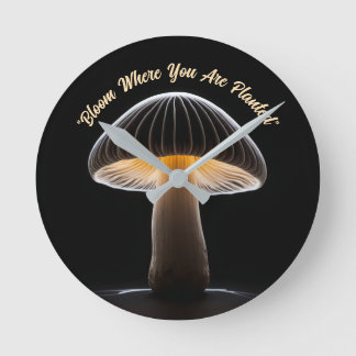 Horloge Ronde Peinture de la lumière du champignon : Noir minima