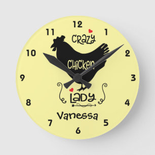 Horloge Ronde Personnalisé Carré de dame de poulet fou ou