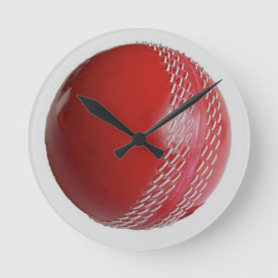 Horloge Ronde Personnaliser rouge de balle de cricket avec votre