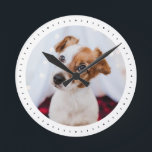 Horloge Ronde Petit chien de compagnie photo minimaliste simple<br><div class="desc">Parfait pour les amoureux des animaux : Ce design épuré minimaliste et simple présente une photo préférée de votre chien, chat ou autre animal de compagnie bien-aimé ! Personnalisez-vous avec votre bébé en fourrure et faites-en un cadeau parfait pour votre famille. Idéal aussi pour un décor maison pour une chambre...</div>