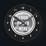 Horloge Ronde Photo Personnalisée Noir Blanc<br><div class="desc">Photo Horloge murale en noir et blanc personnalisée de Ricaso - en téléchargeant votre photo il la changera en une image en noir et blanc</div>